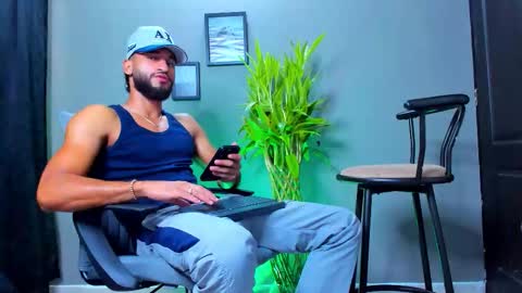 Snapshot of stev_velez chatting on October 23, 1:47 pm Steve  online show from October 23, 1:47 pm
