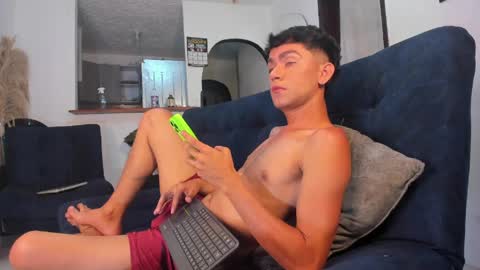 STEVENN online show from April 28, 2:27 am