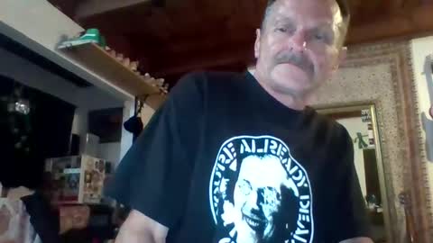 steviehard7 online show from October 4, 7:13 am