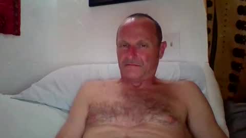 steviehard7 online show from October 18, 3:33 am