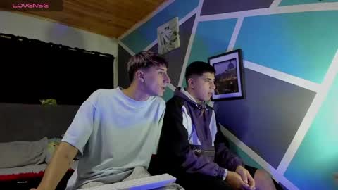 stiven and alex online show from March 20, 5:22 am