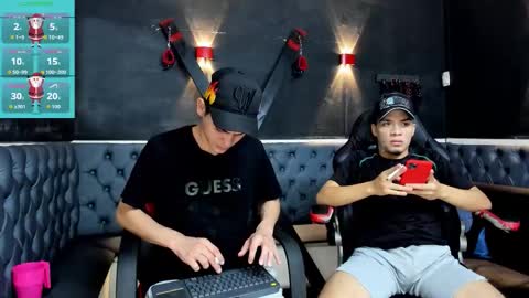 friends online show from December 2, 5:21 am