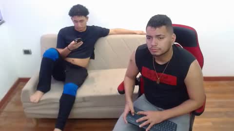 friends online show from December 2, 12:16 pm