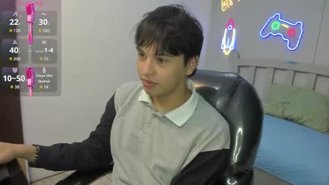 Stiwen online show from December 17, 7:53 pm