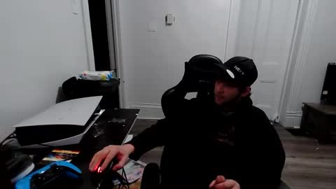 stonedpanda77 online show from March 7, 3:48 am