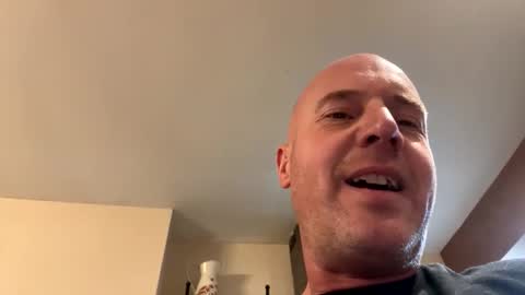 Stoodley22 online show from December 14, 6:04 pm