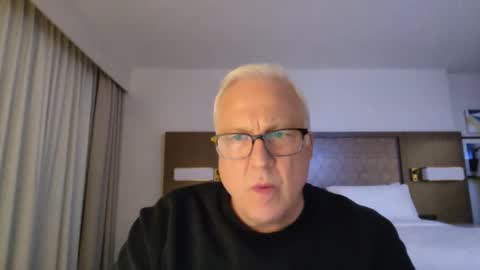 Stroking For You online show from December 15, 5:26 am