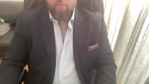 strong_dickinson_ online show from November 19, 10:04 am