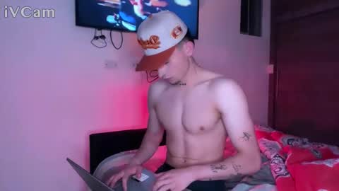 stronghardlatino online show from September 30, 3:34 am