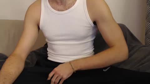 Stud From Paris online show from December 27, 8:28 pm