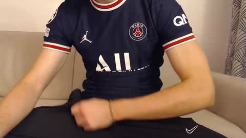 Stud From Paris online show from December 18, 12:51 pm