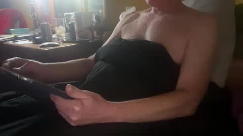 Snapshot of studley1124 chatting on January 5, 1:56 am gusflaubert online show from January 5, 1:56 am