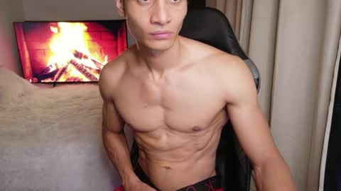 stylish man online show from April 14, 1:43 pm