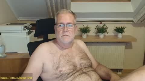 subbear1968 online show from June 3, 10:48 pm