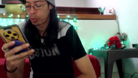 suggabrown_ online show from March 23, 3:18 pm