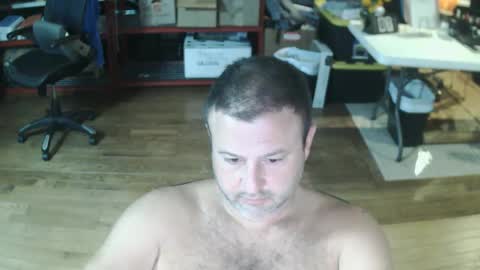 Snapshot of summerfun35 chatting on October 6, 11:42 pm cincyguy online show from October 6, 11:42 pm