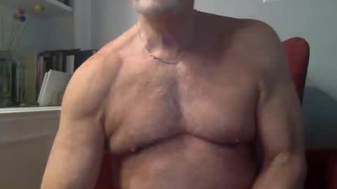 suntrdr077 online show from December 21, 8:39 pm