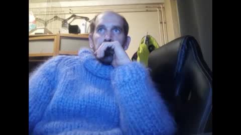 sweaterboy666 online show from November 6, 2:47 am