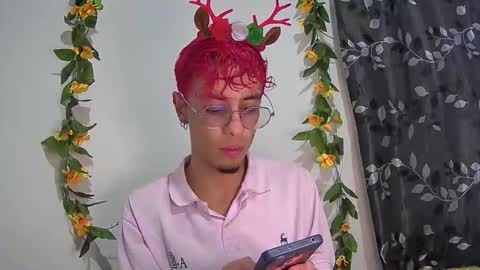 sweet_boy2224 online show from December 2, 8:23 pm