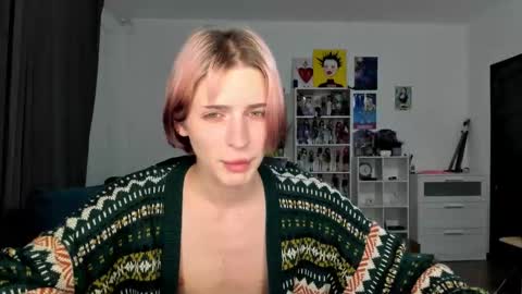 kira online show from March 6, 7:44 pm