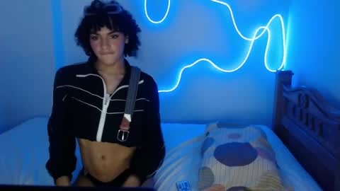 Chris online show from March 1, 3:06 am