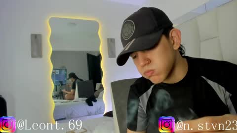 Steven online show from April 7, 1:33 pm