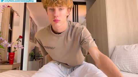 swoopyboy online show from February 8, 8:42 am