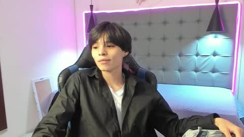 sylasfrost online show from February 19, 12:34 pm