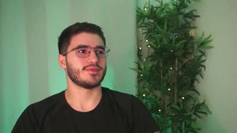 t0ny_wylie online show from March 28, 8:36 am