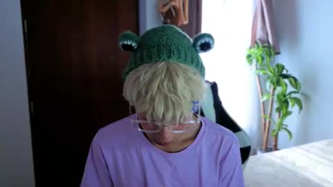 taichi online show from December 2, 8:12 pm