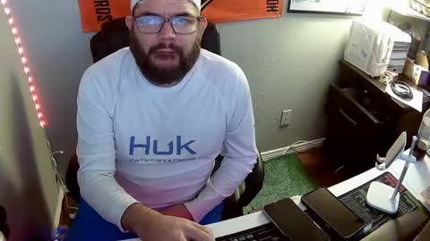 TaintNuzzler online show from October 5, 8:18 am