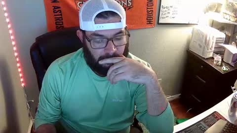 TaintNuzzler online show from September 28, 8:12 am