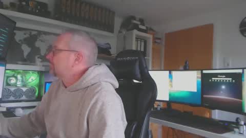 Oliver online show from January 3, 12:30 pm