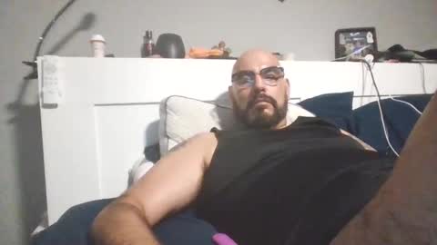 Snapshot of talllatino310 chatting on October 24, 6:26 am talllatino310 online show from October 24, 6:26 am