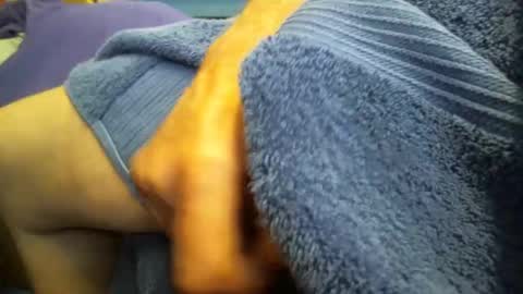 Snapshot of tambay2 chatting on November 1, 11:03 am tambay2 online show from November 1, 11:03 am