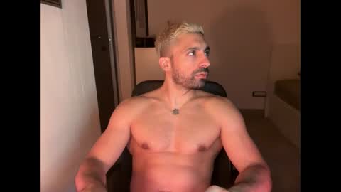 tarquit8 online show from September 15, 8:43 pm