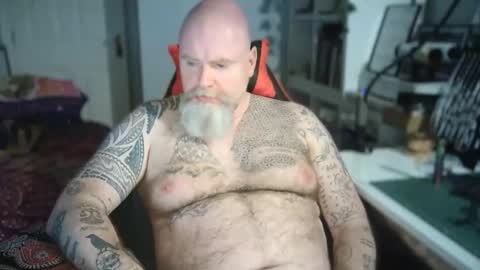 Tattooeddilf 01 online show from October 14, 10:39 pm