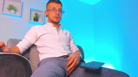 tayer_bennet online show from October 1, 4:38 am