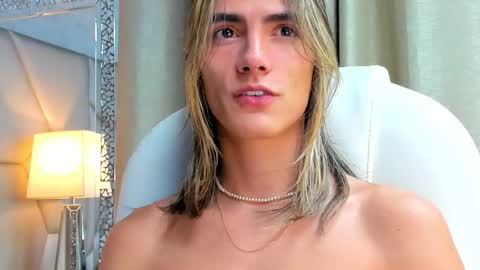 tayler_swift1 online show from December 31, 8:26 am