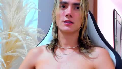 tayler_swift1 online show from October 13, 2:56 pm