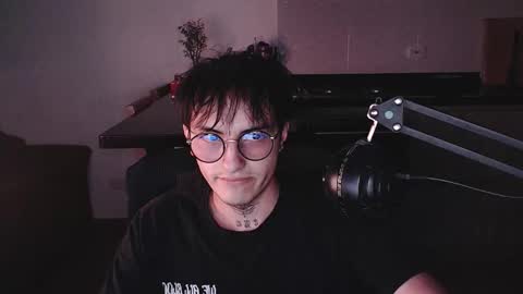 Teo independent model online show from February 3, 6:22 am