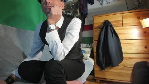 Virg Lszl online show from December 18, 9:14 am