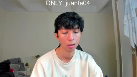 Juanfe  online show from December 14, 1:39 am