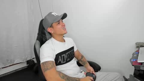 Teylor Fel online show from January 15, 3:22 am