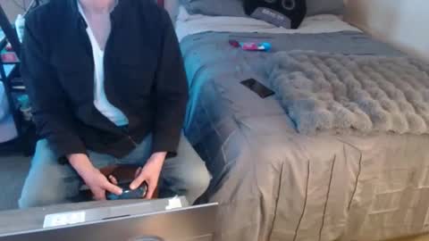 tgrizzthestarseed online show from April 10, 7:43 pm