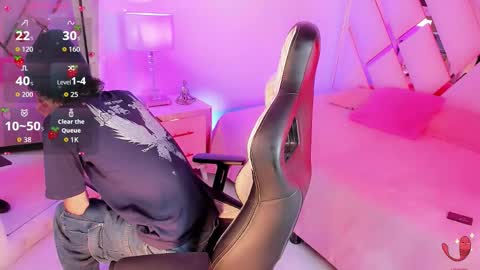 thanier_18 online show from February 20, 7:15 pm