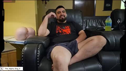 Snapshot of the_alpha_dog_xxx chatting on October 8, 4:06 am the_alpha_dog_xxx online show from October 8, 4:06 am