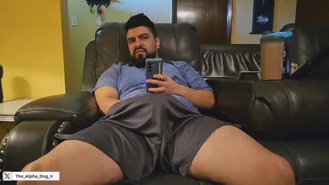 Snapshot of the_alpha_dog_xxx chatting on December 11, 4:16 pm the_alpha_dog_xxx online show from December 11, 4:16 pm