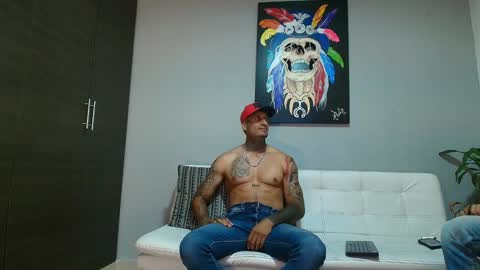 SCOTT  THEO  KAMERON  GENDERSON online show from December 16, 11:39 pm