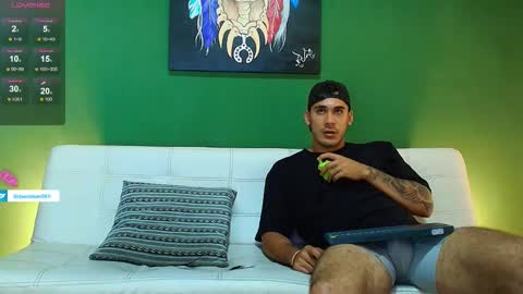 SCOTT  THEO  KAMERON  GENDERSON online show from October 8, 1:43 am